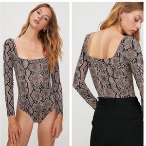 Aritzia Babaton Long Sleeve Milford Snakeprint Corporate Stretchy Bodysuit XS